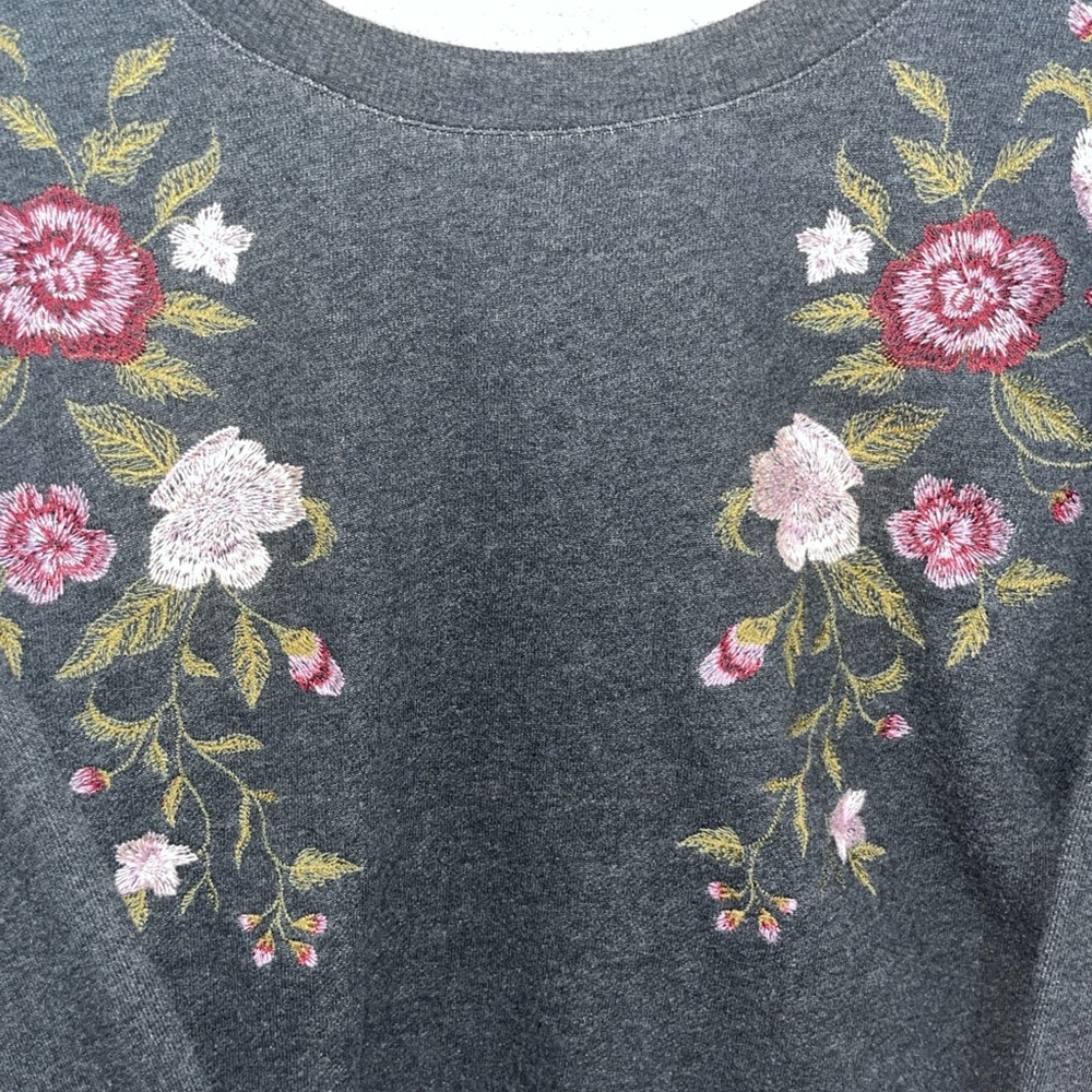 Express Embroidered Floral , Charcoal Sweater, Size Small